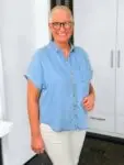 Emily van den Bergh-Bluse-8521-156010-610-1-min
