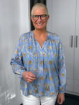 Emily van den Bergh Bluse Palm Trees in blau-sand