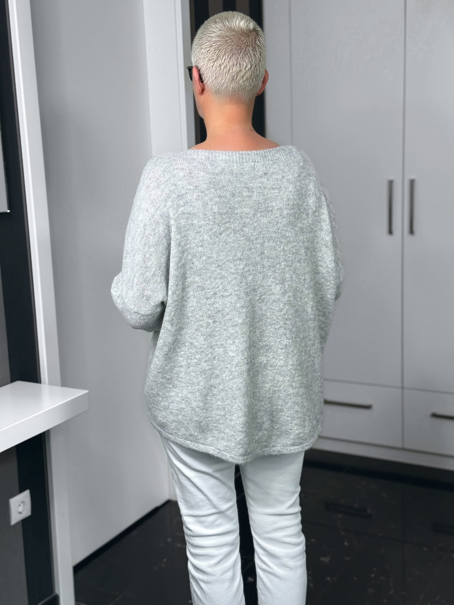 Emily van den Bergh-Pulli-Hope-grau-6 markenfest Pullover Hope in grau – Ansicht 6