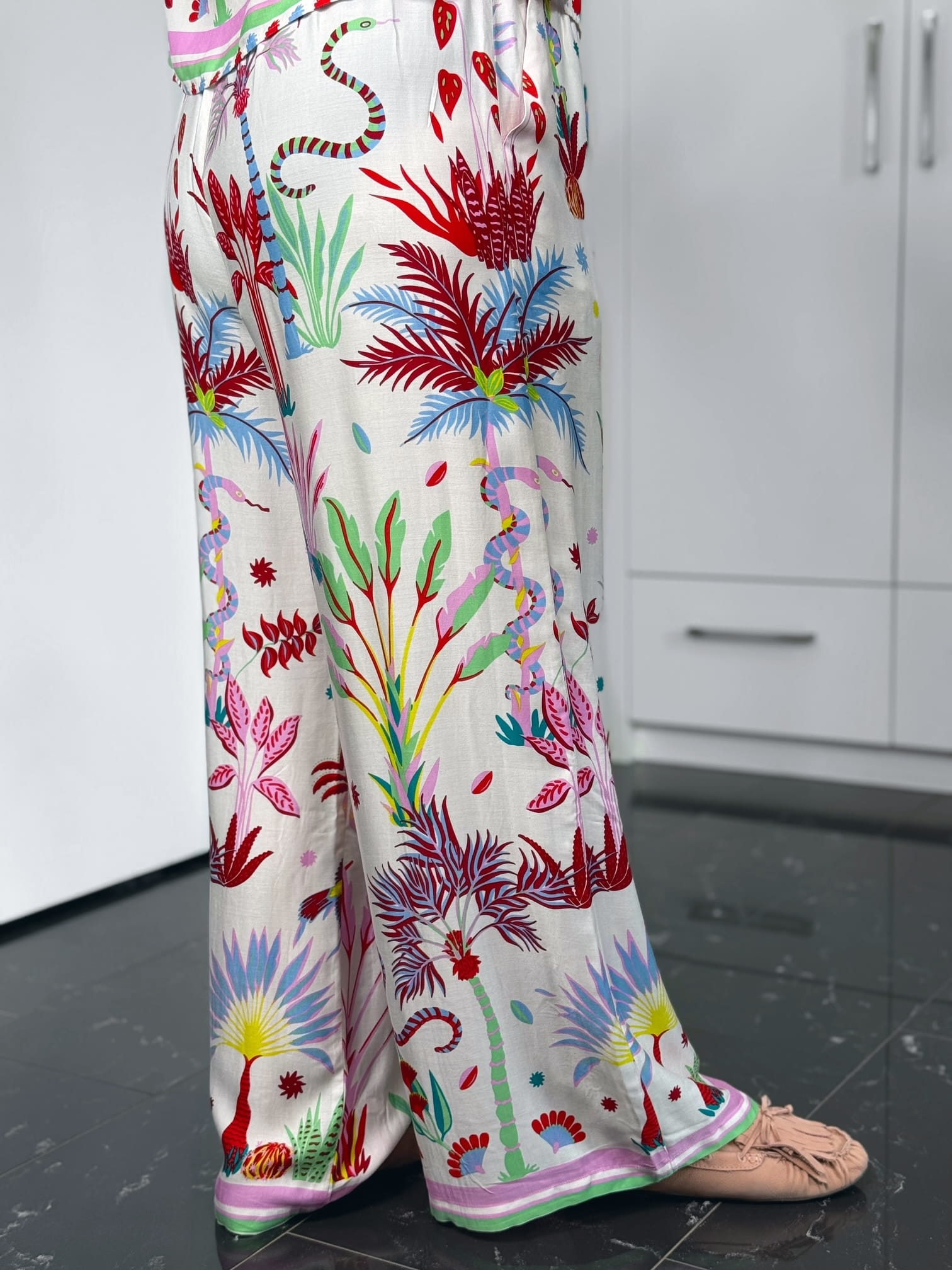 Milano Italy-Hose-62-6528-2279-1103-3 Bunte Palazzohose mit tropischem Pflanzenmuster