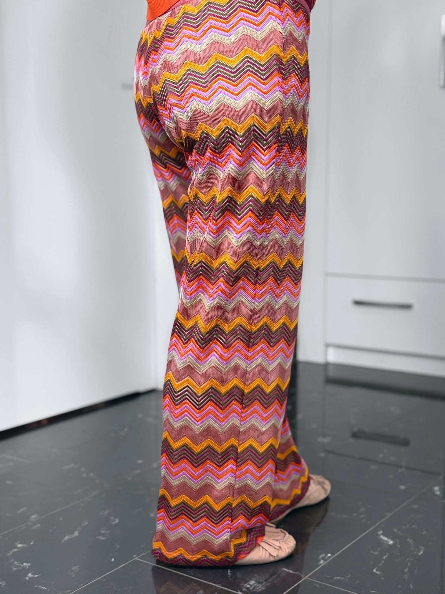 Milano Italy-Hose-62-5612-2353-1912-4 Bunte Schlaghose mit Zickzackmuster im Innenraum