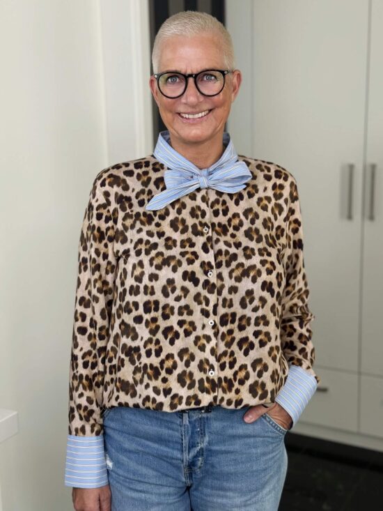 Emily van den Bergh Bluse Livia Leo in camel-braun