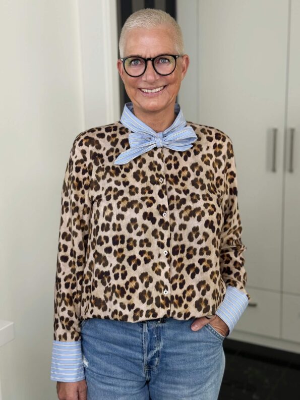 Emily van den Bergh Bluse Livia Leo in camel-braun