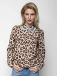 Emily van den Bergh Bluse Leo Charme leo-hellblau – Vorderansicht