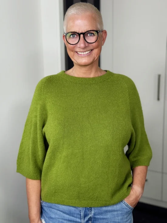 Alpaka-Pullover Matcha Love in grün – Vorderansicht