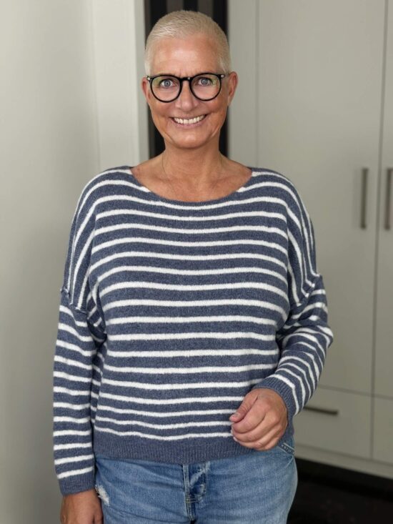 Ringelpullover in taubenblau-weiß