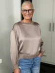 Satinshirt Silky Glow taupe – Vorderansicht