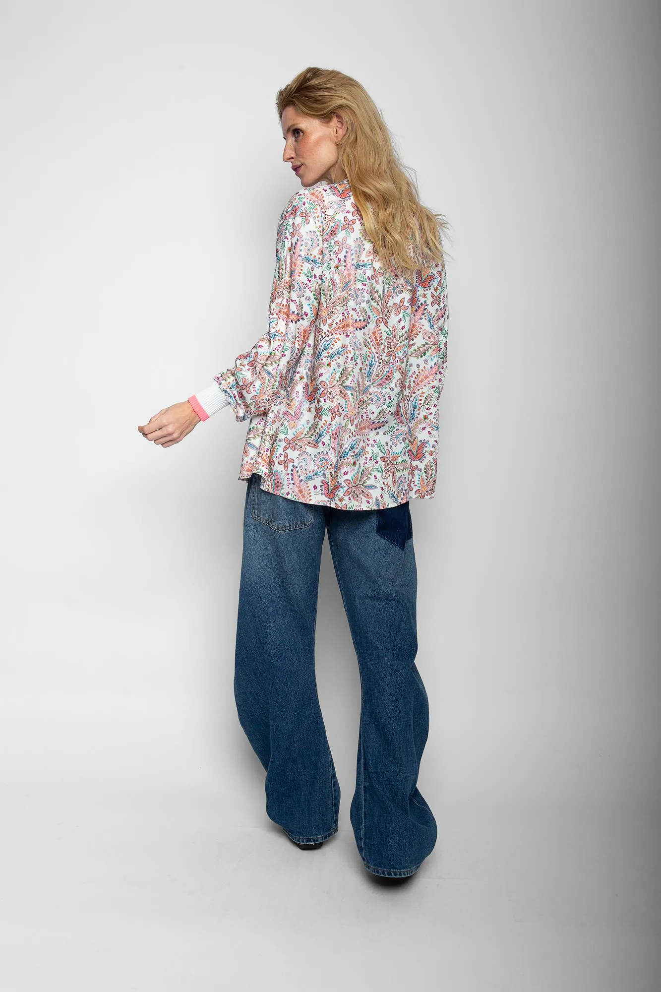 Emily van den Bergh Bluse Paisley Grace creme-multicolour - Rückansicht Emily van den Bergh Bluse Paisley Grace in creme-multicolour - Rückansicht
