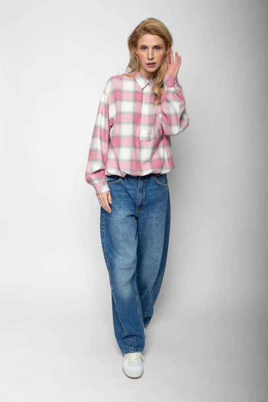 Emily van den Bergh Hemdbluse Flanell Touch in rosé-grau, Ganzkörperansicht