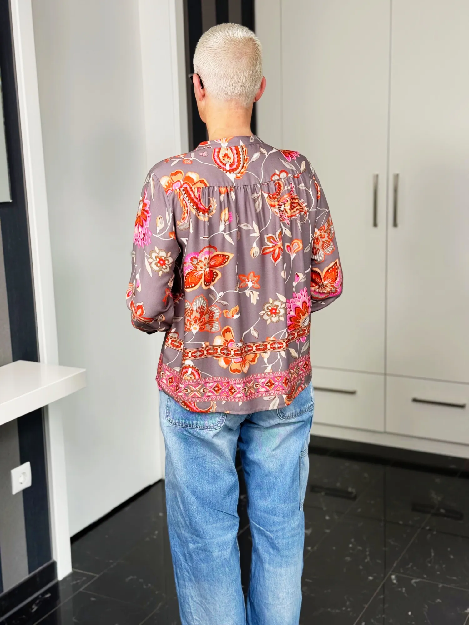 Emily van den Bergh Tunikabluse Paisley Dusk in taupe-multicolour, Rückansicht Emily van den Bergh Tunikabluse Paisley Dusk in taupe-multicolour, Rückansicht