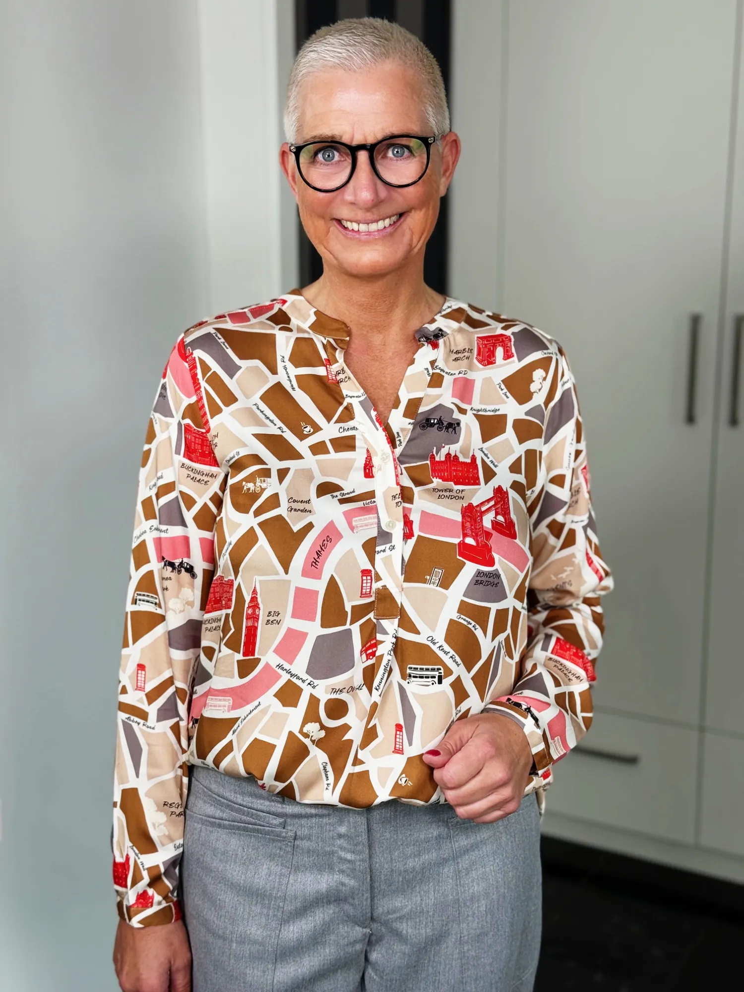 MILANO ITALY Bluse London Map in caramel-multicolour, Vorderansicht MILANO ITALY Bluse London Map in caramel-multicolour, Vorderansicht